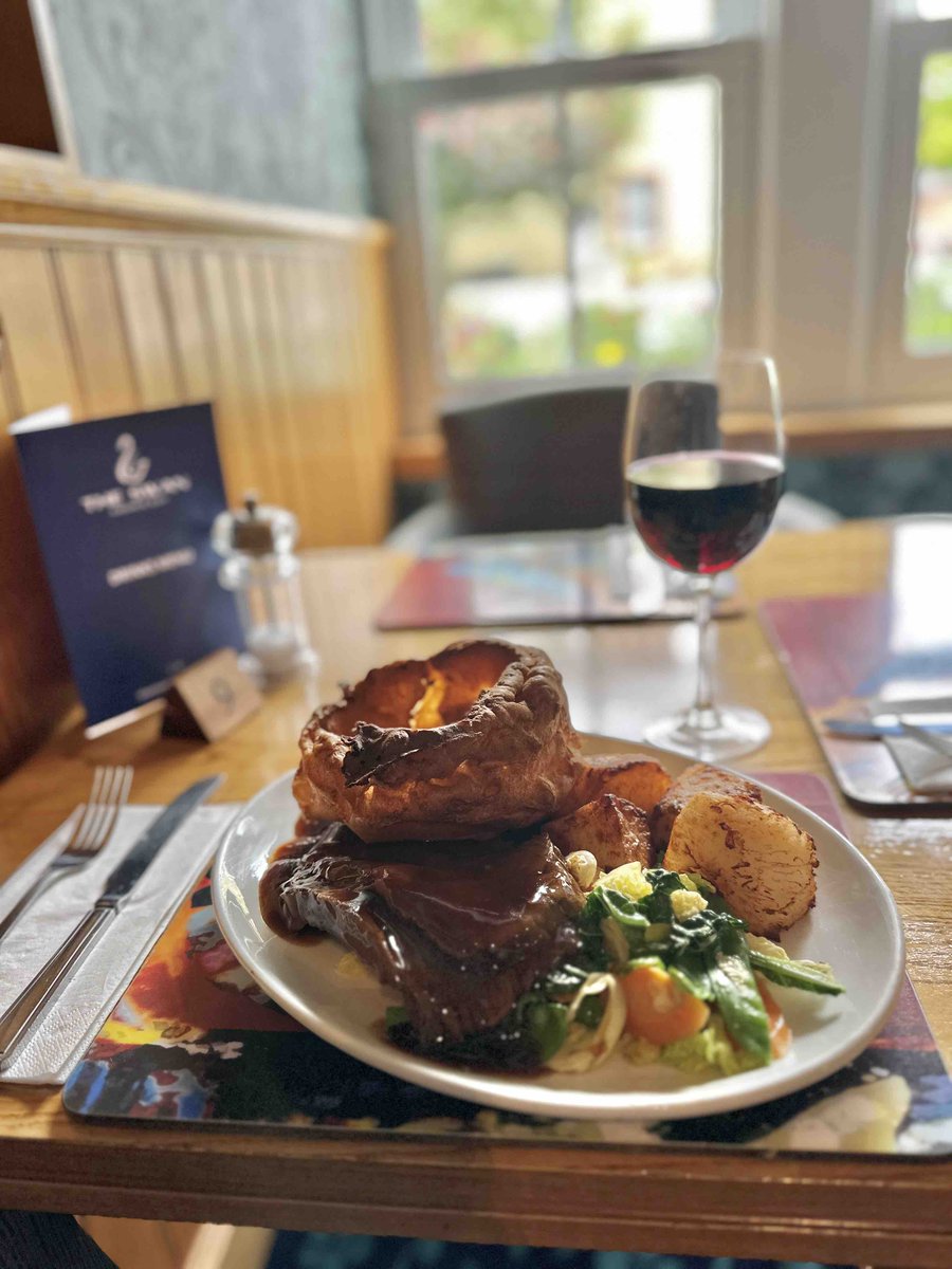 🍽️ SUNDAY LUNCH &amp; DINNER 🍽️

What better way to end the weekend than a delicious Sunday lunch surrounded by friends &amp; family? 

Fluffy Yorkshire puddings, mouth-watering traditional roasts &amp; all the trimmings you can think of, or one of our lunchtime classics from our main menu.