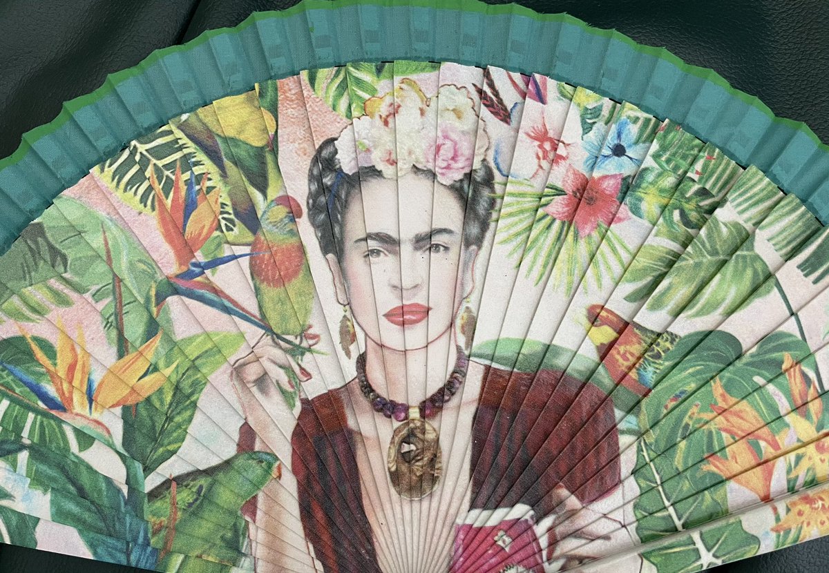 frauchenvomdobi's tweet image. #fächer Mitbringsel von meiner Sis, auch aus 🇪🇸. 😍