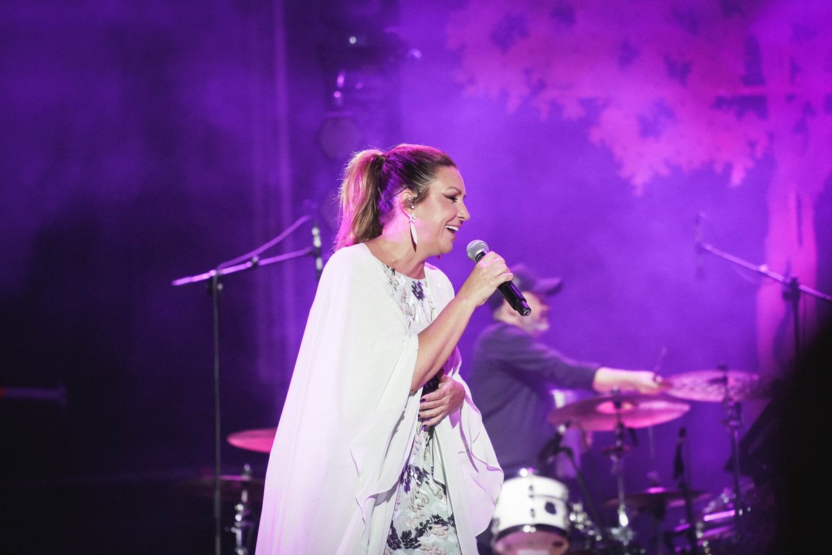npastorioficial's tweet photo. No pude disfrutar más ayer en Chiclana de la Frontera!!!
Qué locura! Mi gente, los de siempre, mi familia, los míos. Los que me quieren y están conmigo. Mil gracias al @CMF_SanctiPetri y a toda la gente de mi equipo💜
Que viva Chiclana y los chicharrones!
#CaminoGira2023 https://t.co/V4io77KEfE
