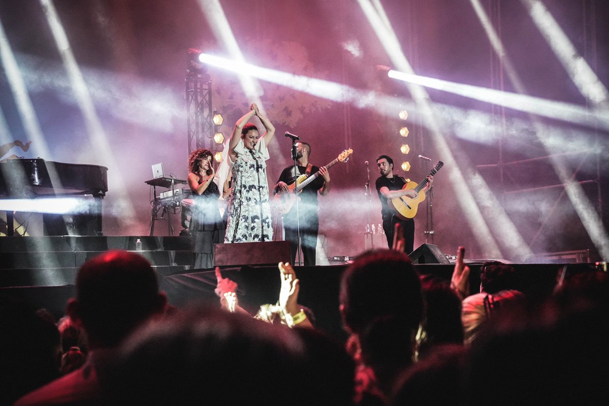 npastorioficial's tweet photo. No pude disfrutar más ayer en Chiclana de la Frontera!!!
Qué locura! Mi gente, los de siempre, mi familia, los míos. Los que me quieren y están conmigo. Mil gracias al @CMF_SanctiPetri y a toda la gente de mi equipo💜
Que viva Chiclana y los chicharrones!
#CaminoGira2023 https://t.co/V4io77KEfE
