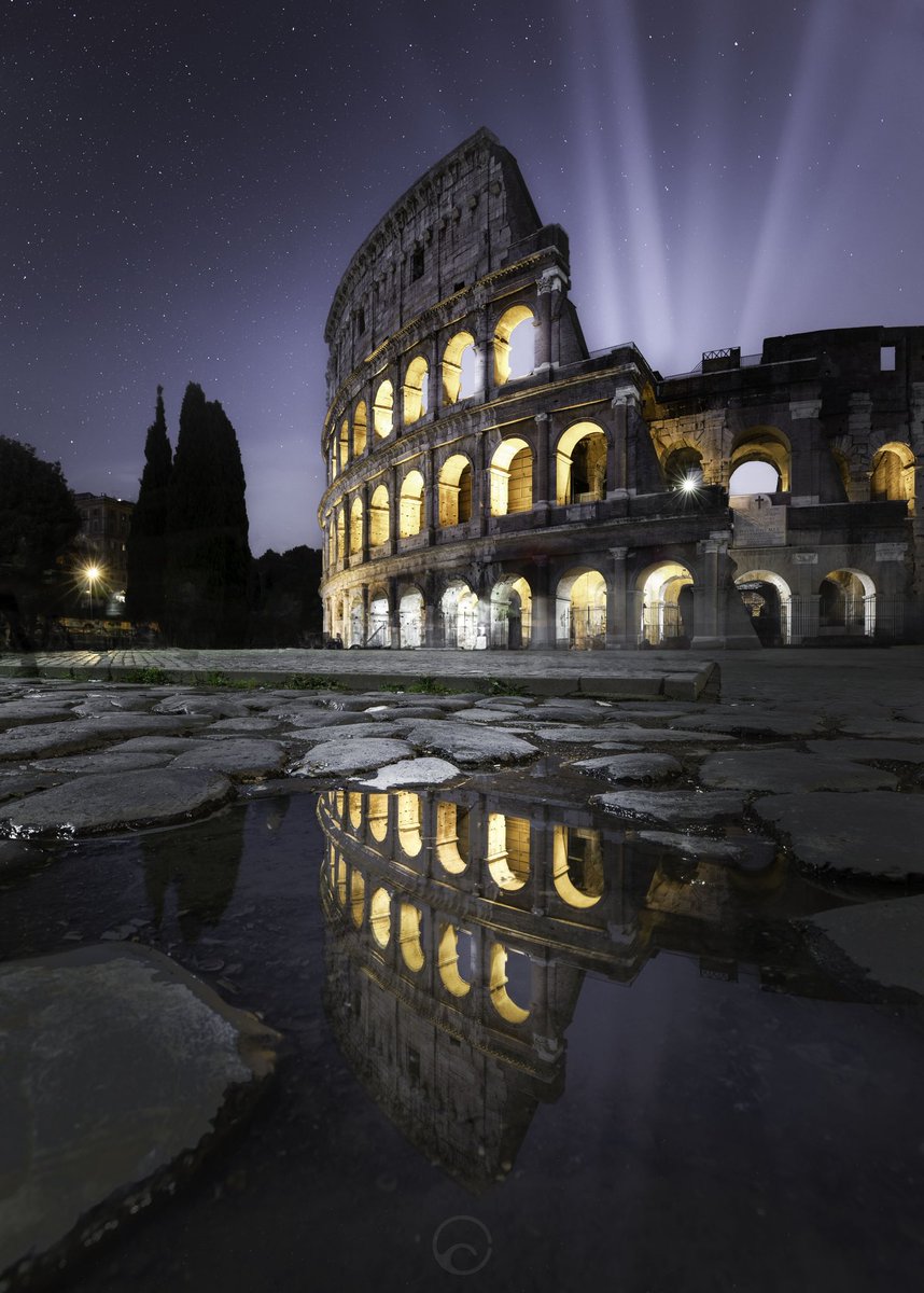 Rome’s Colosseum in all it’s beautiful broken glory 😍