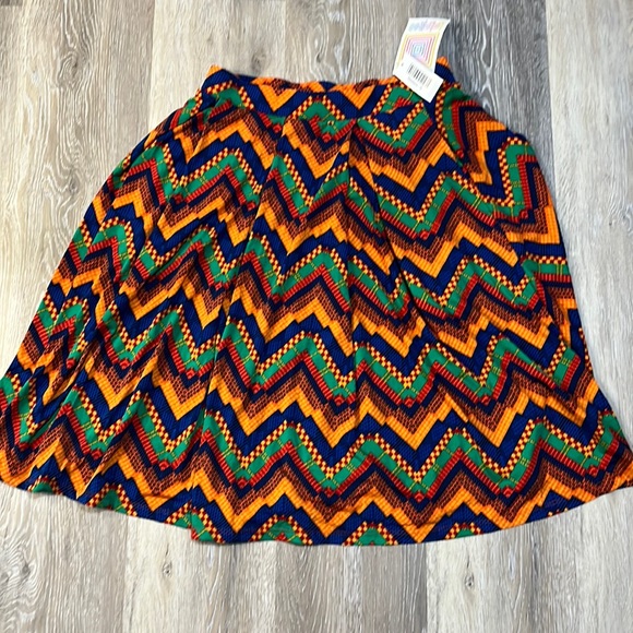 Zydre9's tweet photo. So good I had to share! Check out all the items I'm loving on @Poshmarkapp from @sweetsistersgf #poshmark #fashion #style #shopmycloset #lularoe: https://t.co/22k330wqOb https://t.co/oYX2YLj9Yo