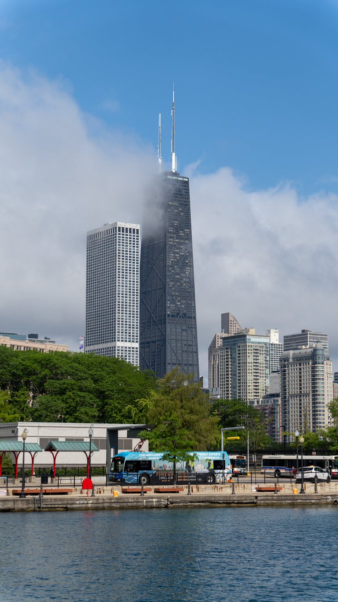 What's up twitter photo friends? It's been a while... Hope all is well. Sharing some urban shots from a recent trip to Chicago a couple weeks ago. #Chicago