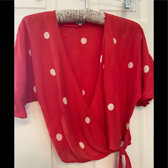 Beaver_beave's tweet photo. So good I had to share! Check out all the items I'm loving on @Poshmarkapp #poshmark #fashion #style #shopmycloset #danabuchman #katespade #rails: https://t.co/96NX6ok1qO https://t.co/8RAFrC8HHl