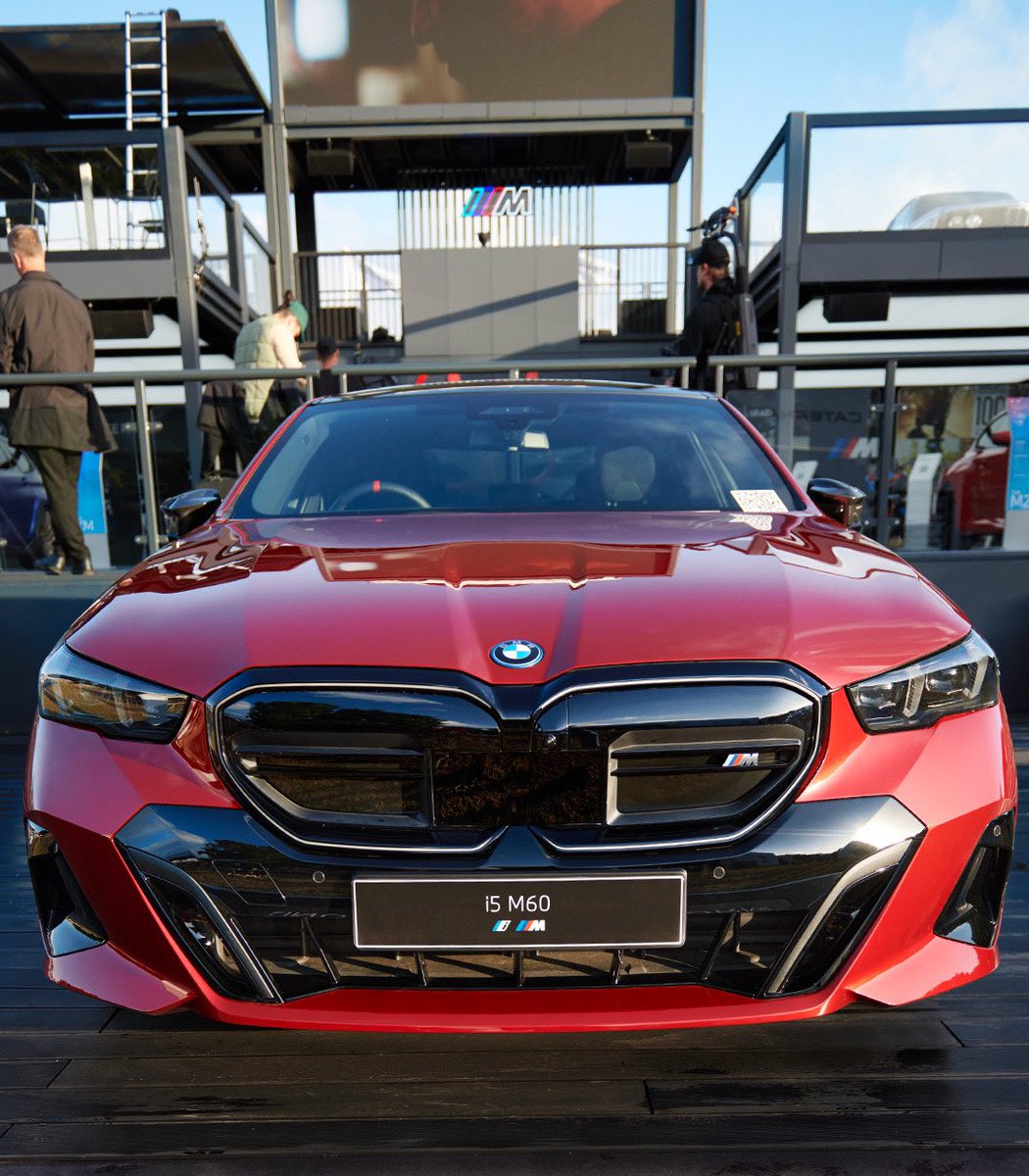 BMW UK tweet media