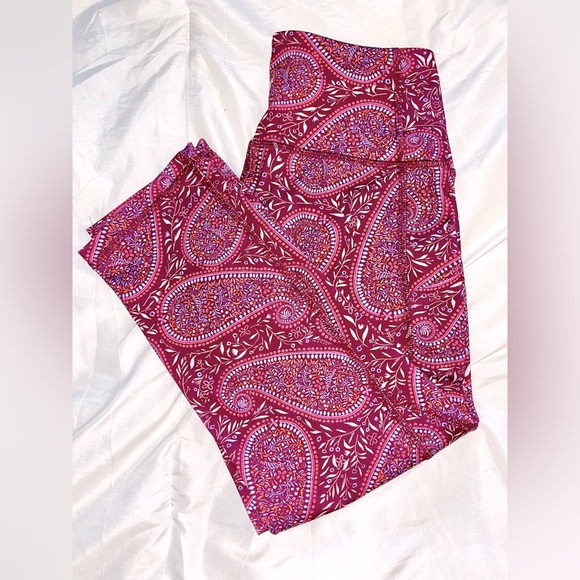 MiMiWells20's tweet photo. So good I had to share! Check out all the items I'm loving on @Poshmarkapp #poshmark #fashion #style #shopmycloset #oldnavy #katespade #michaelkors: https://t.co/8DYukJG6Bu https://t.co/0nEGsLcKqw