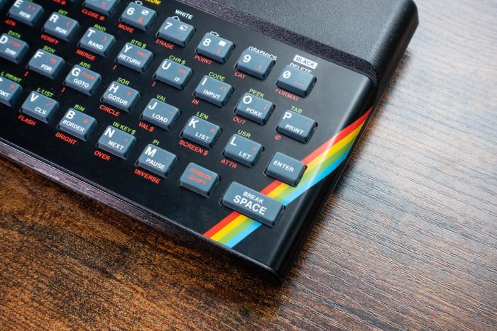 It's time to bring back rainbow computer logos.
retweet if you agree, like if you agree. 
#computers #computing