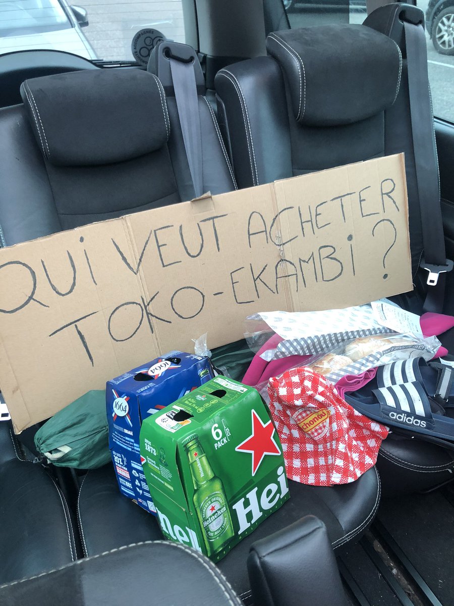 Footballogue's tweet photo. La pancarte de ce fan de l'OL et du Tour de France 😅

(@tzct74) https://t.co/qm0zbxkPS6