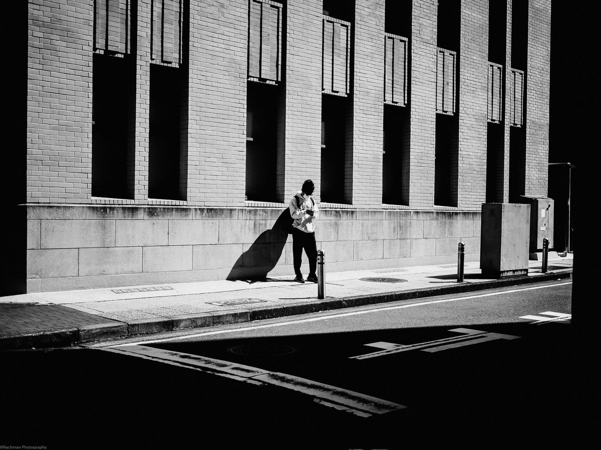 Red_Rackham87's tweet photo. Taken while strolling around Yokohama, 2023

(Panasonic 20mm mk.ii)
#streetphotography #monochromephotography #blackandwhitephotography #japanstreetphotography #estetikabanal #banalaesthetic #bnw_captures #microfournerds #microfourthirds #olympusinspired https://t.co/nqlLDrMn6d