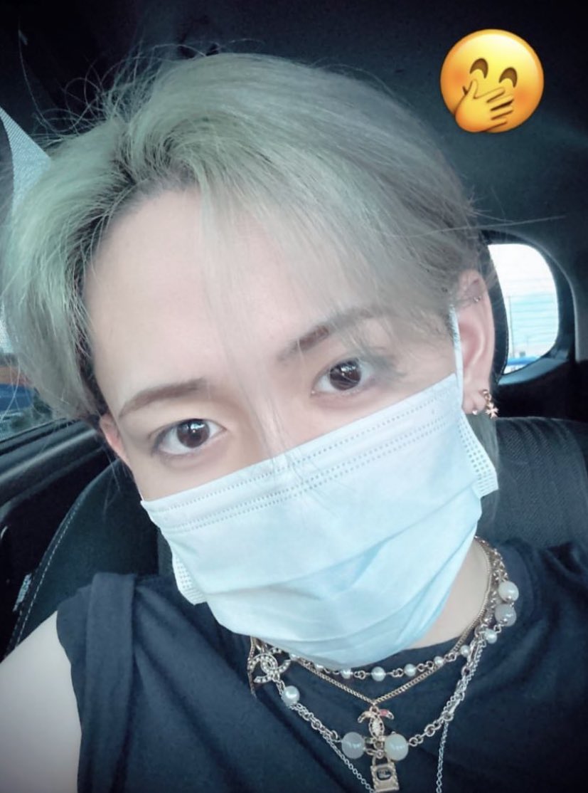 mashiho looking so good with the blonde hair 🥹💜