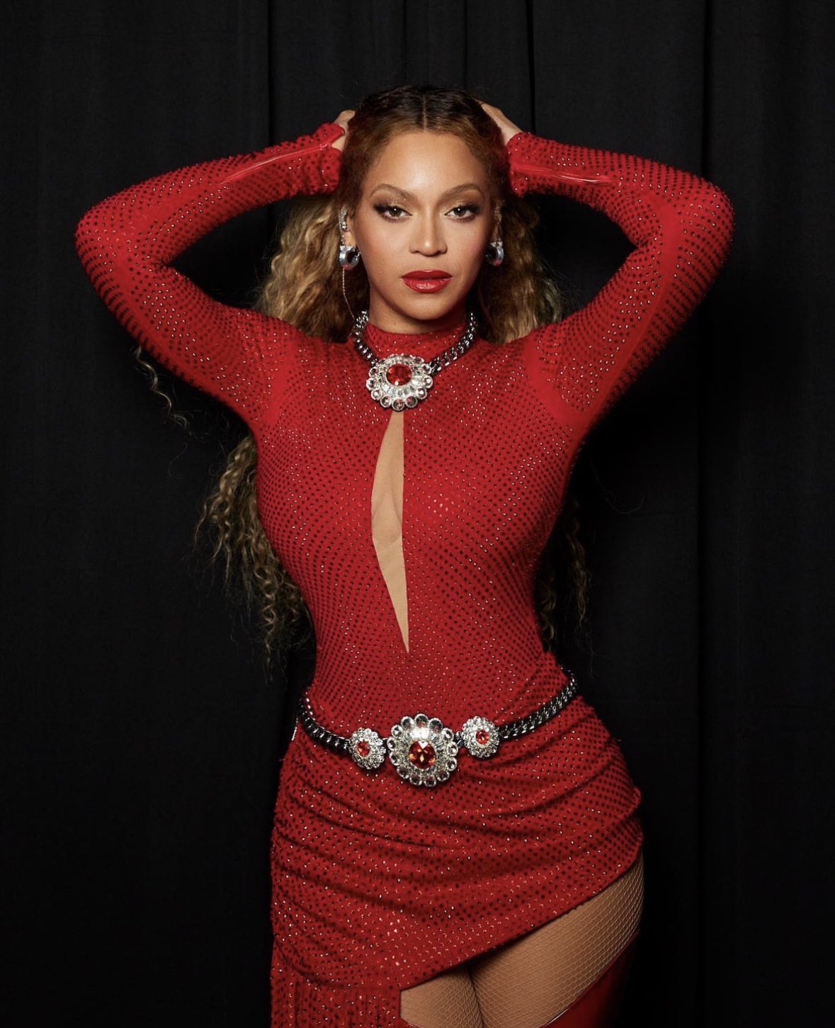 Beyoncé STUNS in new photos - Music News - BreatheHeavy | Exhale