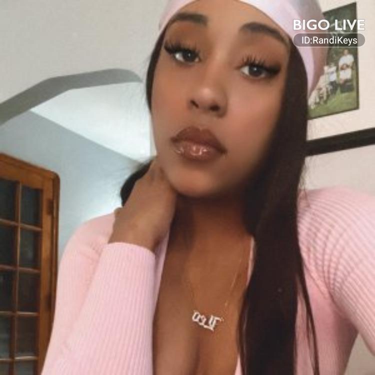 Corey83747357's tweet photo. Come and see Randi Keys streaming live on #BIGOLIVE and make new friends!  https://t.co/4Z1qB0Oeo3 https://t.co/0A0mNPKiRd