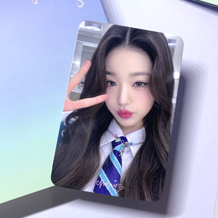 — wts lfb ph ! 𓆩♡𓆪 

୨୧ wonyoung namil
      - 3000

       onhand, mint condi
       prio payo/1 week res
       read rentry.co/heartchni byt

⌗ ive lodi love dive nanyi