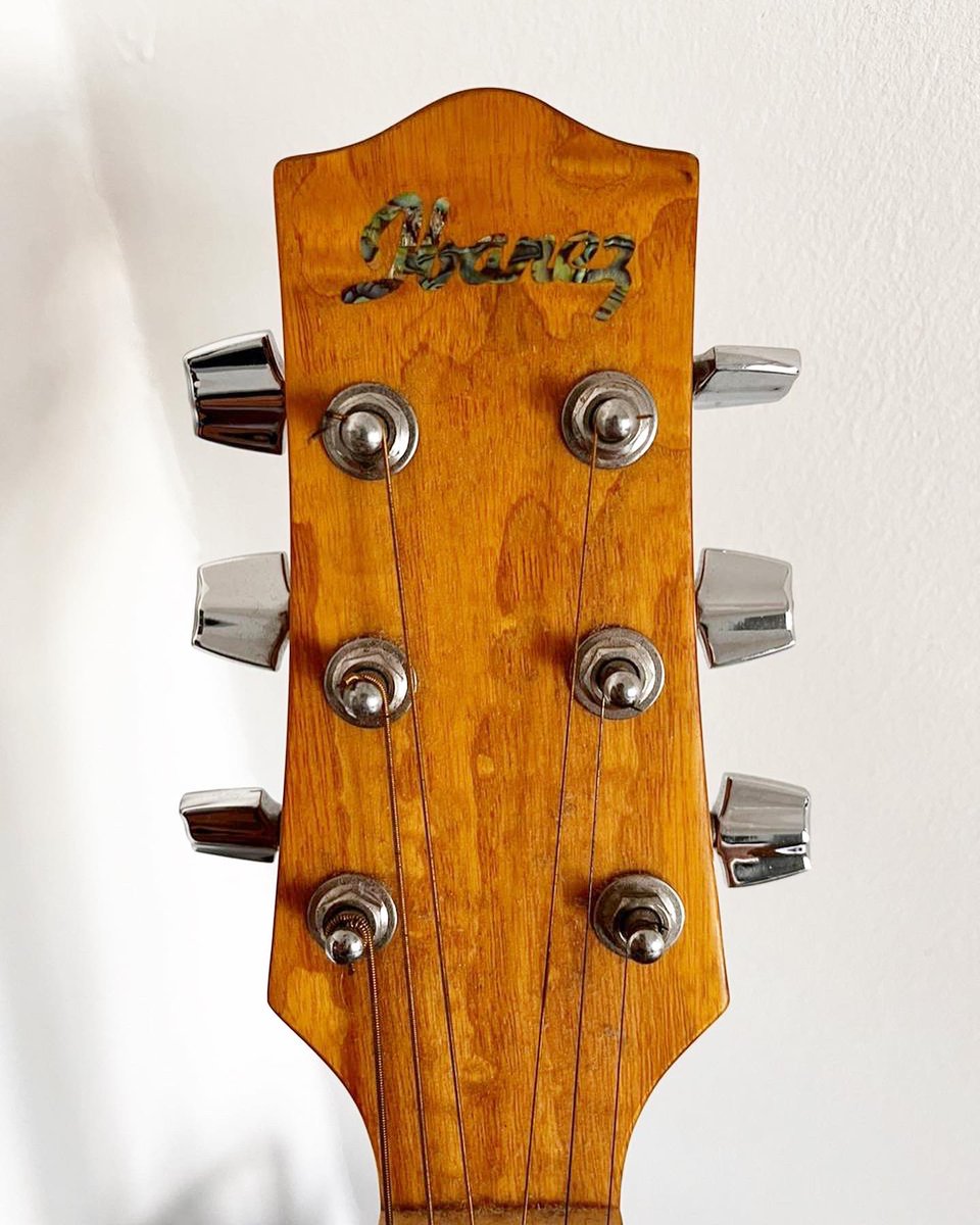 iedildzuhrie's tweet photo. [WTS] Ibanez Exotic Wood Series Acoustic Electric Guitar EWC30ASE

Model no : EWC30ASE-RLG1202
Serial no : S111200774
Colour : Figured Ash

Condition : Pre-loved

Price : RM1420 nego

Delivery and Transport: Pick-up

Will throw in a guitar bag as well
#MovingOutSale #seringthrift https://t.co/FrlA0Hg23c
