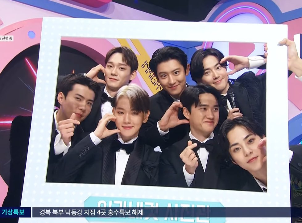 엑소 인가 네 컷
얘네가 내 청춘인 게 확실하다 하