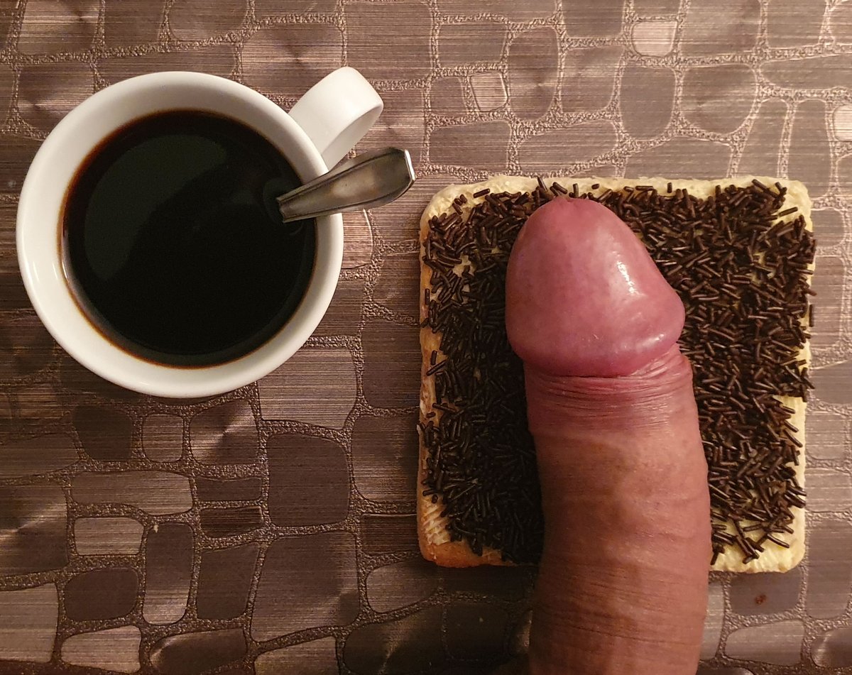 paspertuh's tweet photo. Milk?

#dickpictures #coffee #chocolate https://t.co/3MNBv6hFLA