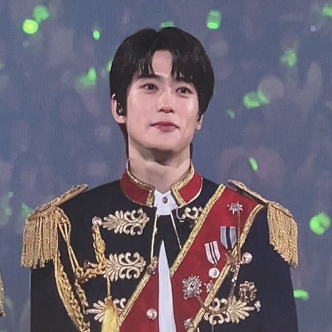 JJHLOOKS's tweet photo. our handsome prince https://t.co/HcbBYnpsUw