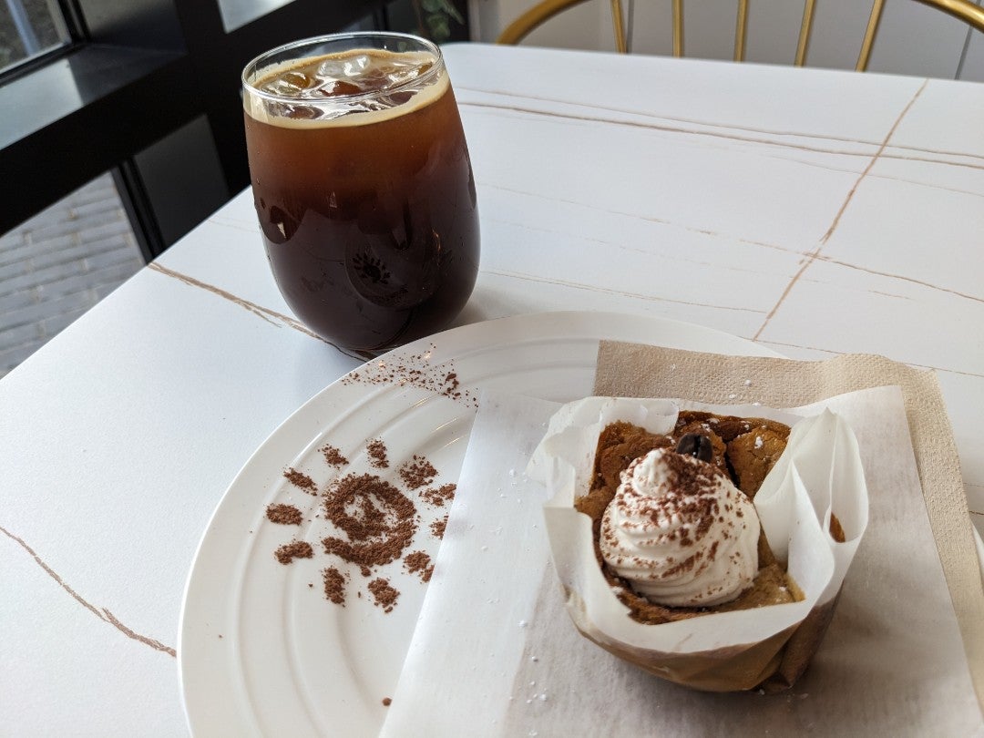 kawayaneh's tweet photo. Espresso Basque Cheescake Muffin paired with an iced Americano. Perfect for this hot 28⁰ sunny day. Cheesecake is not bad. (@ Simple Love Coffee Home in Vancouver, BC) https://t.co/o10Q3koPwi https://t.co/DJ67K02QRt