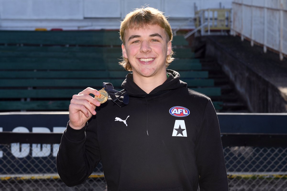 Congratulations to Ryley Sanders, who claimed the Larke Medal as the best and fairest player of the 2023 AFL National Championships U18 Boys.

The <a href="/Sandy_Dragons/">Sandringham Dragons</a> and Tasmanian midfielder averaged 35 disposals and a goal per game to lead the Allies to their first title.

#GenNext