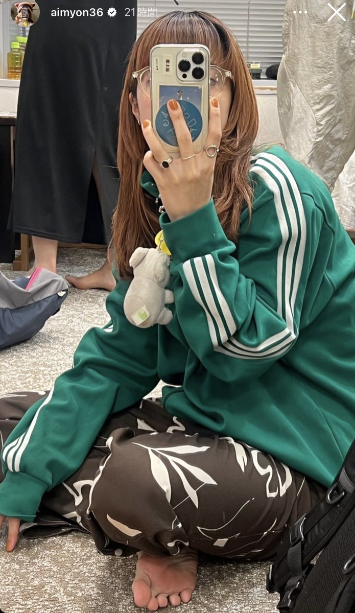 ra60564341's tweet photo. あいみょん
 #素足 
 #足裏 https://t.co/AWK9YIbnqI