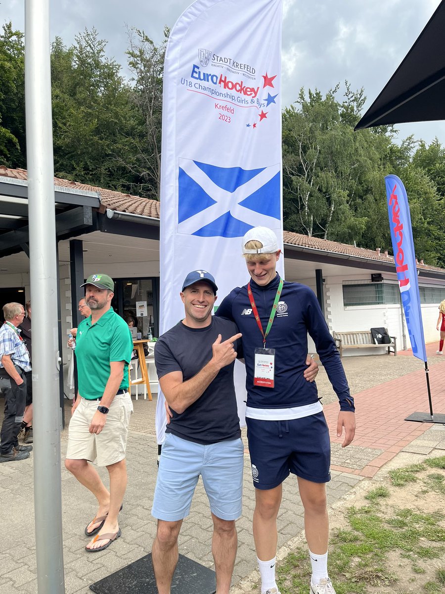 Andy Edwards tweet media