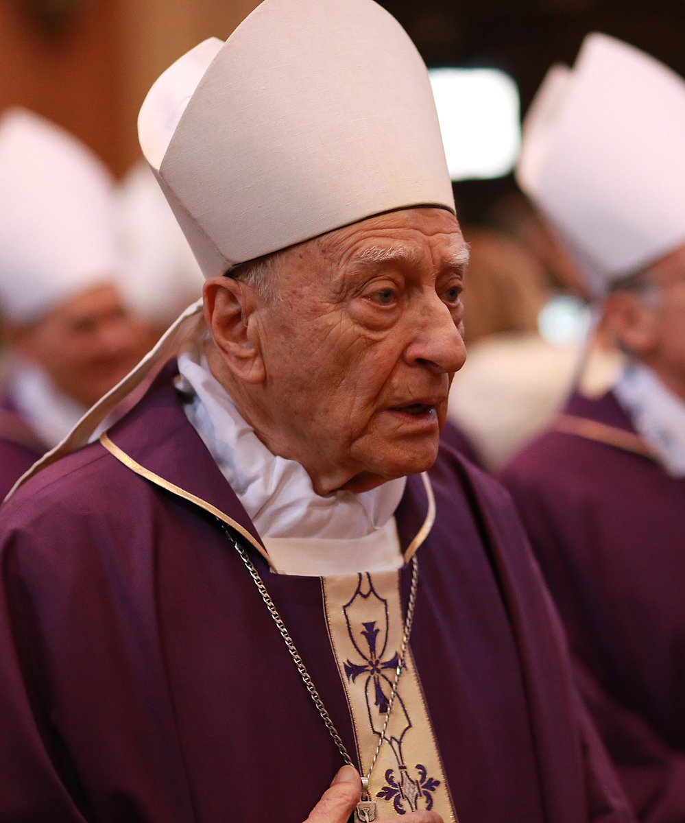 oss_romano's tweet photo. È morto monsignor #Bettazzi, voce di #pace e ultimo padre italiano del Concilio. Per 33 anni vescovo di Ivrea, per 17 presidente di @paxchristi_it è stato autore di diverse pubblicazioni e fautore del dialogo anche con i non credenti
https://t.co/JPry4CS6kh https://t.co/yVVMnbT9LZ