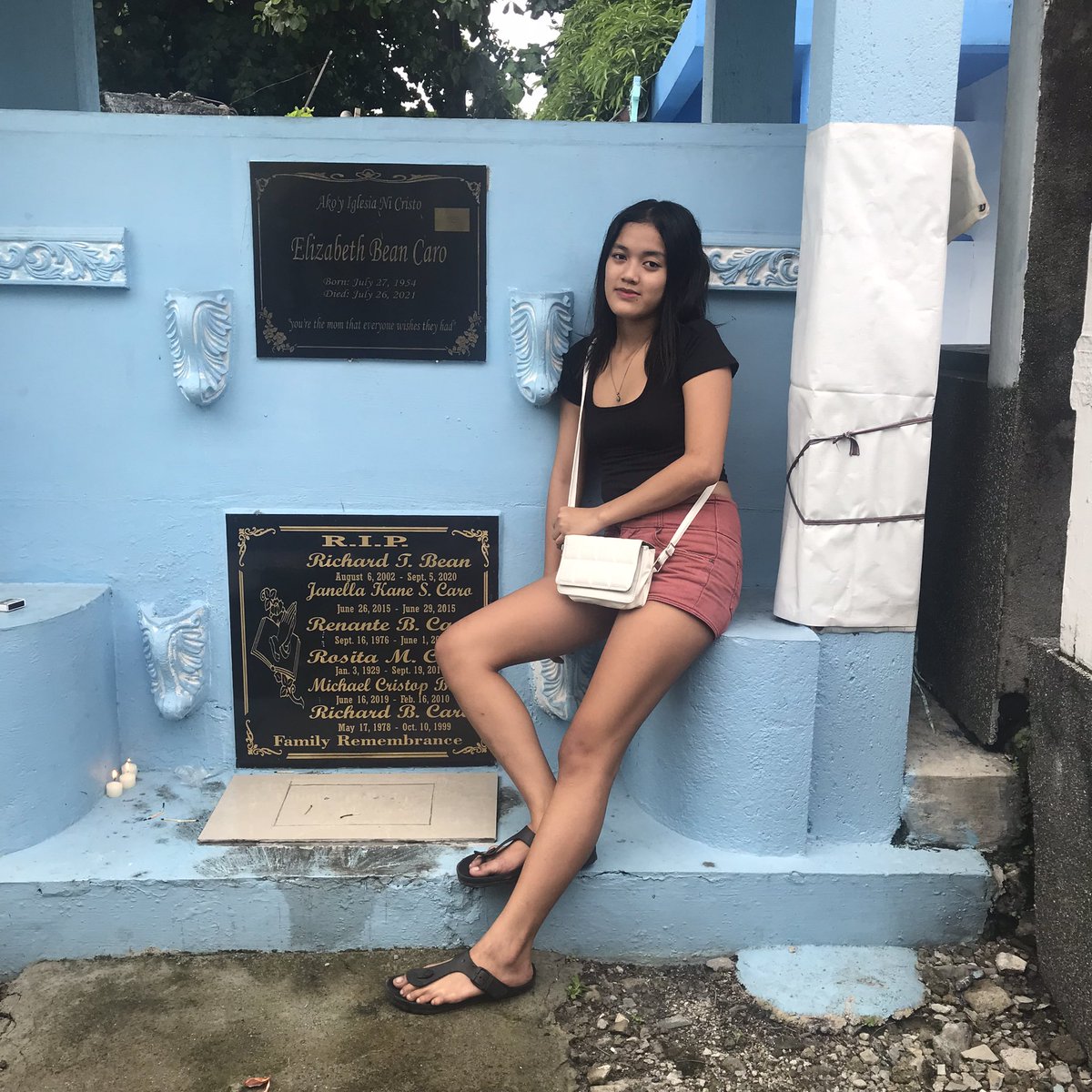 itsyobels18's tweet photo. missu yah nadalaw den kita loveu gabayan mo kame palage mahal na mahal kanamen dika namen makakalimutan missu yah!!🥰❤️❤️ https://t.co/5Tbj2iYKt9