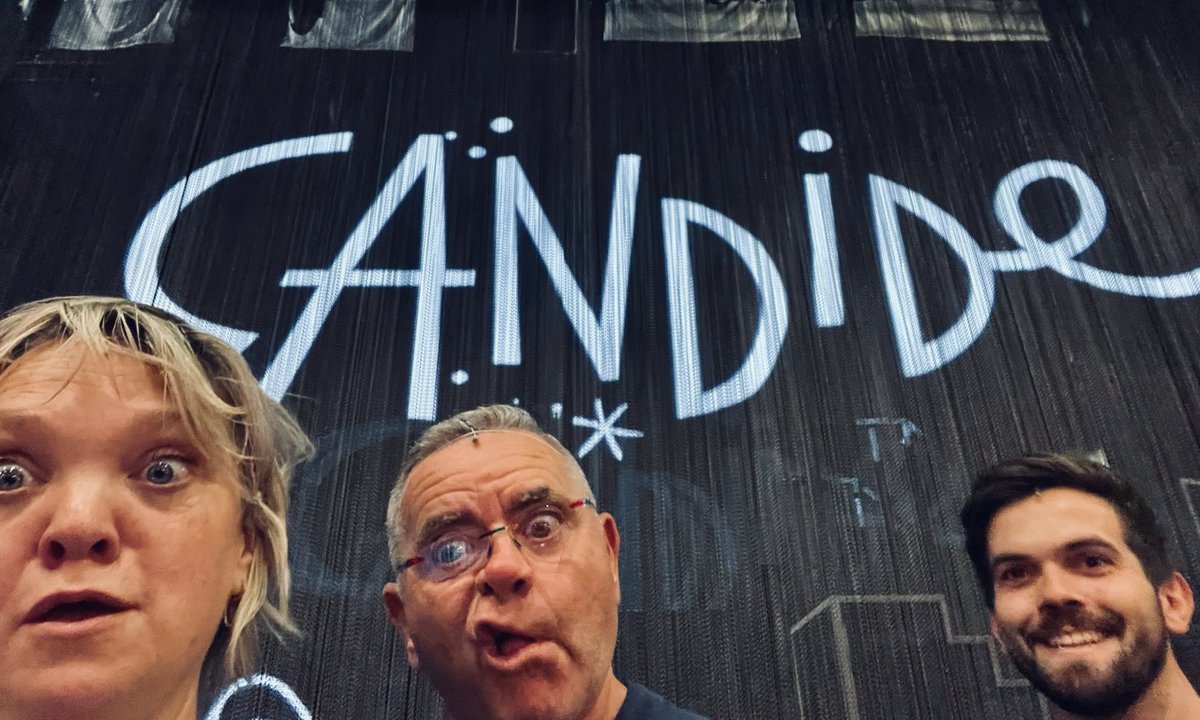 A dyna ddiwedd ar ‘Candide’ gyda’r cyd-gantorion hyfryd yma. Am sioe a hanner a thaith argennig gyda @WNOtweet 👌🏼😃

So ends ‘Candide’ with this wonderful bunch of singers.WHAT a show and what a tour👌🏼😃
Off to <a href="/DorsetOpera/">DorsetOperaFestival</a> today for ‘Marriage of Figaro’😃
No rest 4 naughty boy😜