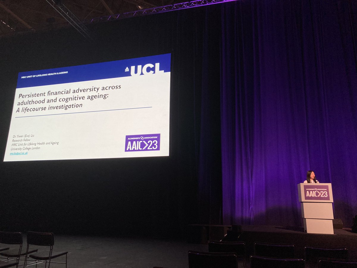 Brilliant first session of #AAIC23 that illustrates the importance of life course studies and intersectionality to study the importance of (early) life adversities on brain health and dementia risk. Including excellent talk by our Eva @MRCLHA @DDisparitiesPIA