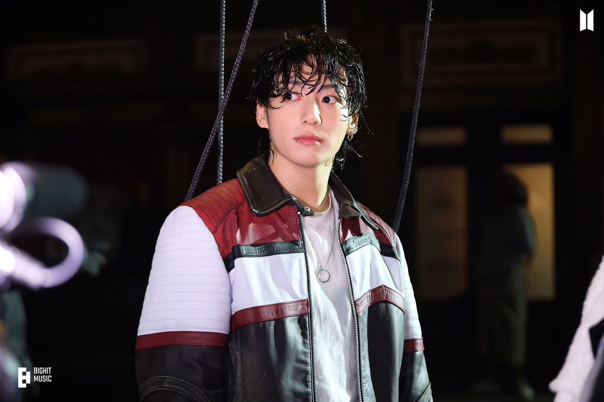 kookpiics's tweet photo. he’s just perfect. https://t.co/5jRe4koDJ5