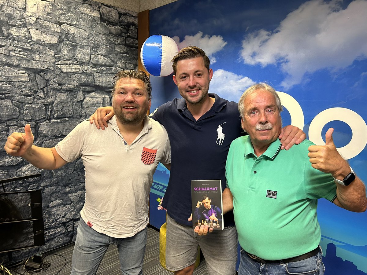 hengelmannick's tweet image. Gisteren mocht ik aanschuiven bij de show van Bas en Bert, maar dan met Jan in plaats van Bas. Op RTVOost. Altijd gezellig! Als je de aflevering wilt teruggeluisteren, bekijk dan de link hieronder. Heren, bedankt

rtvoost.nl/radio/afleveri…

#radio #programma #schaakmat