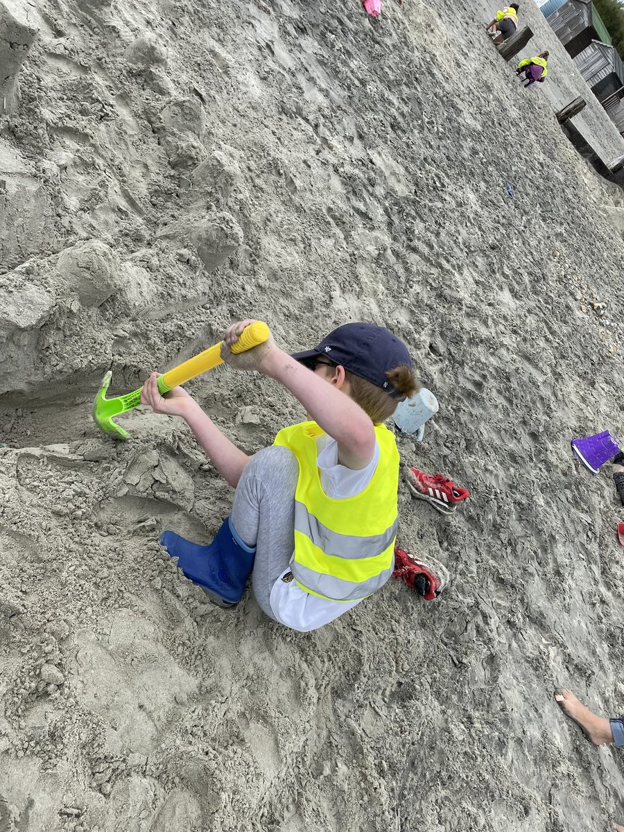 Nashlar01's tweet photo. On Friday I took my class to the beach. I can honestly say I am still buzzing! Seeing the excitement of digging in sand, building sandcastles and an ice cream was the most rewarding day of my career to date. By far. @WestWittBeach   #bestdayever #lifeexperience https://t.co/OrGNpD3uuI