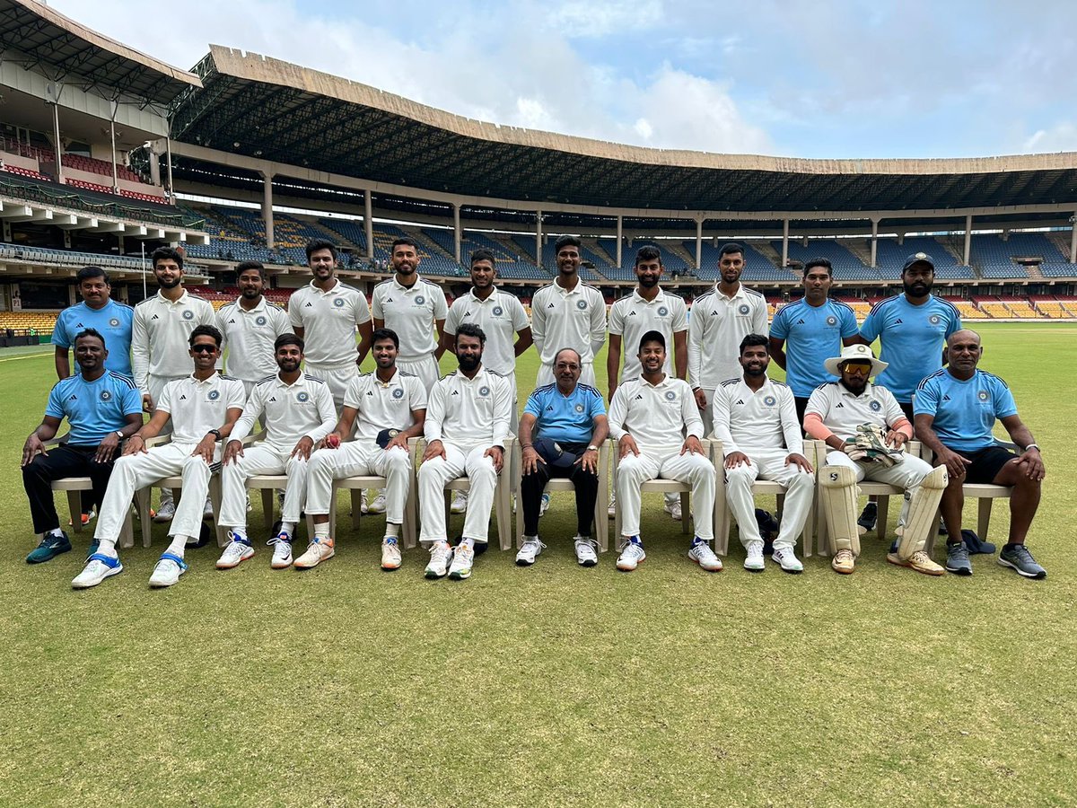 Congratulations South Zone team!

What a performance against a star studded WZ team. 

Well led by @Hanumavihari 👏 and  good knocks in both the innings too!

Kaverappa the star with the ball, well supported by Sai Kishore and Koushik.

#DuleepTrophy
