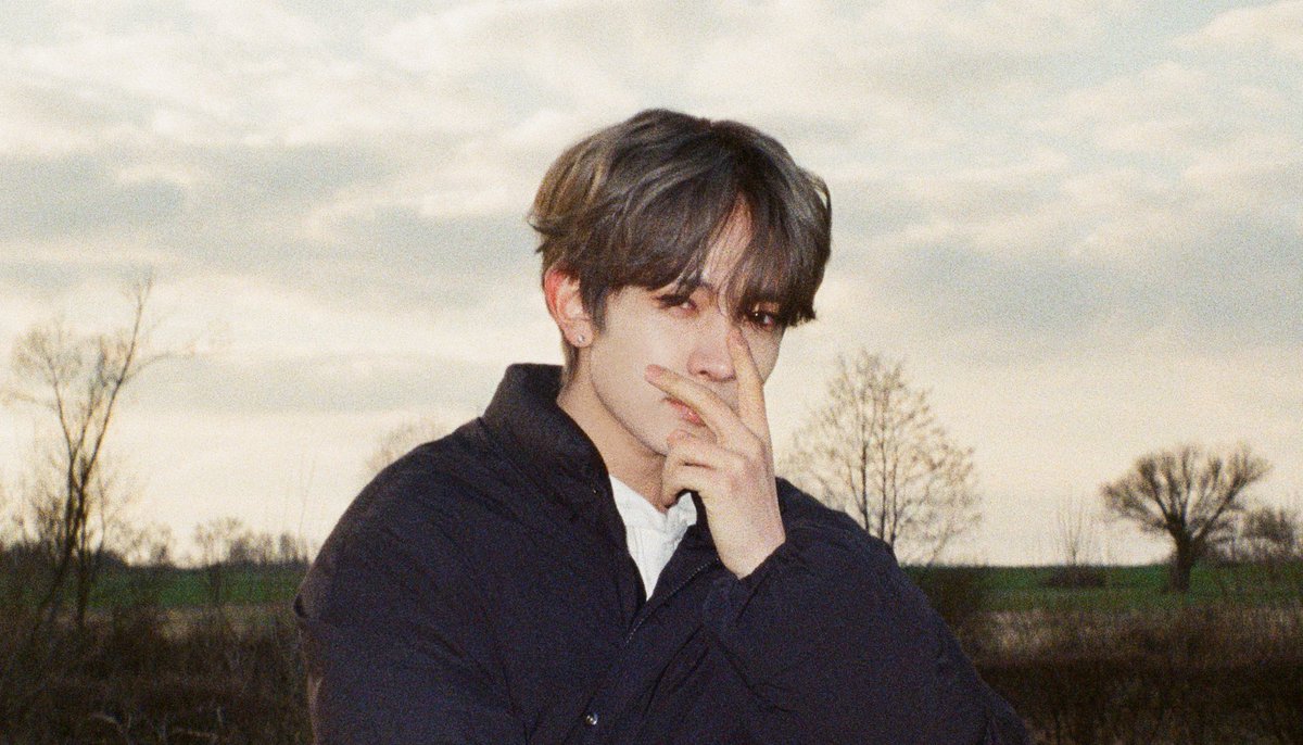 lheesoftie's tweet photo. heeseung on film 🎞️🖤 https://t.co/tObKFsixXX