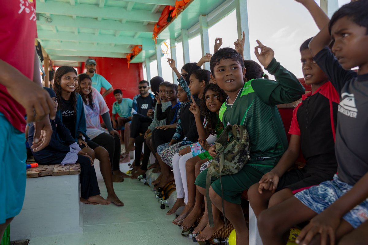 ARC organized a snorkeling experience for over 100 students from Grades 1 to 10 at N. Kudafari School. The aim was to explore the underwater world, foster a love for it, and empower the next generation to protect the ocean.