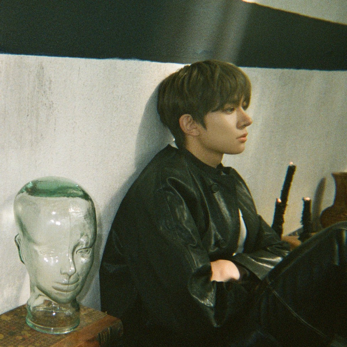 hourlylhs's tweet photo. 🎧🖤 #HEESEUNG https://t.co/8Uwn0pdvKR