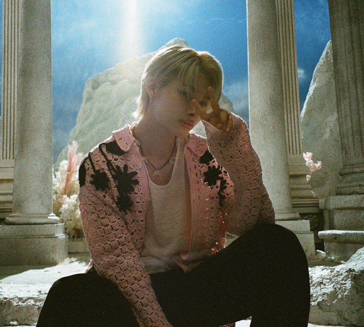 달 tweet media