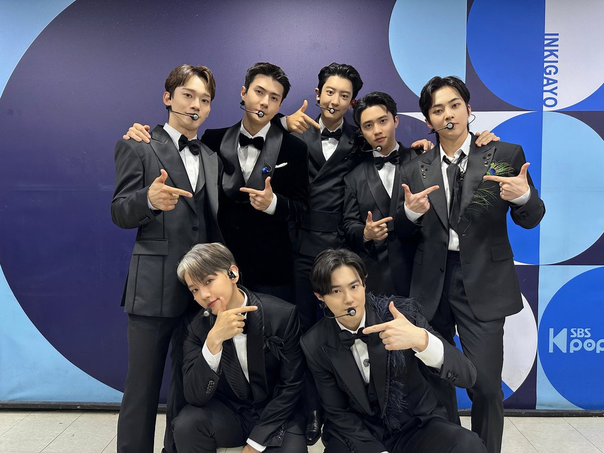 🤵‍♂️👉🏻🤍✨ #EXO #엑소 #weareoneEXO #EXIST #EXO_EXIST #CreamSoda #EXO_CreamSoda #인기가요 #Inkigayo