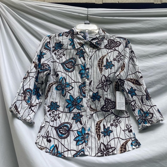 So good I had to share! Check out all the items I'm loving on <a href="/Poshmarkapp/">Poshmark</a> #poshmark #fashion #style #shopmycloset #spirit #altardstate #quizz: posh.mk/V4cTAUzAtBb