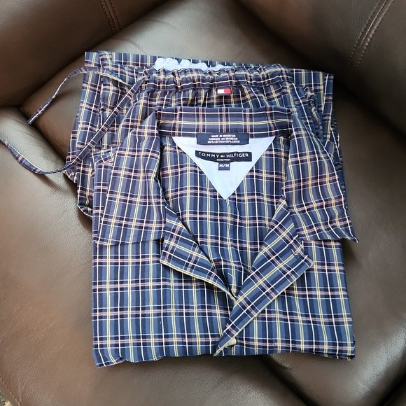 Bugaboosbargain's tweet photo. So good I had to share! Check out all the items I'm loving on @Poshmarkapp #poshmark #fashion #style #shopmycloset #tommyhilfiger #champion #oshkoshbgosh: https://t.co/yew94SiXsv https://t.co/4mEY82P6tP
