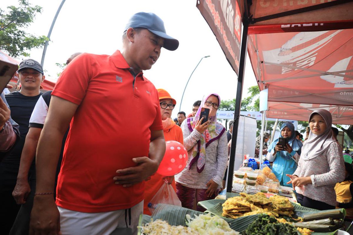 mas_triadhianto's tweet image. Bagaimana akhir pekannya warga?
Coba absen yang tadi ikut CFD lebih banyak kulinerannya daripada olahraga..