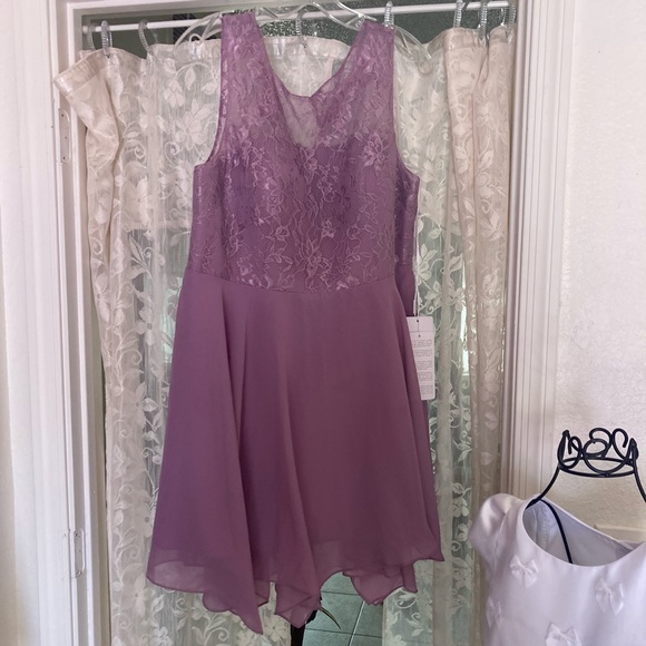 Pricegood5's tweet photo. So good I had to share! Check out all the items I'm loving on @Poshmarkapp #poshmark #fashion #style #shopmycloset #jjshouse #mayqueen #torrid: https://t.co/IgpXIFdwQN https://t.co/Iso2o0KAsI