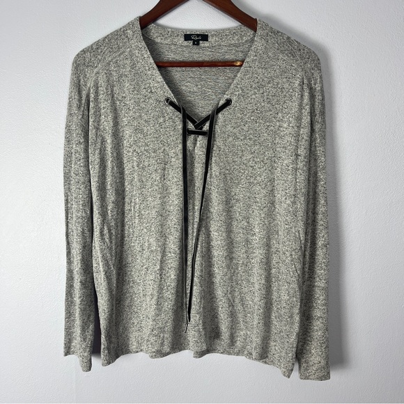 MyMomsBasement's tweet photo. So good I had to share! Check out all the items I'm loving on @Poshmarkapp #poshmark #fashion #style #shopmycloset #rails #michaelanthony #bandolino: https://t.co/CLoNzzNFKN https://t.co/HGs9T6OMuz