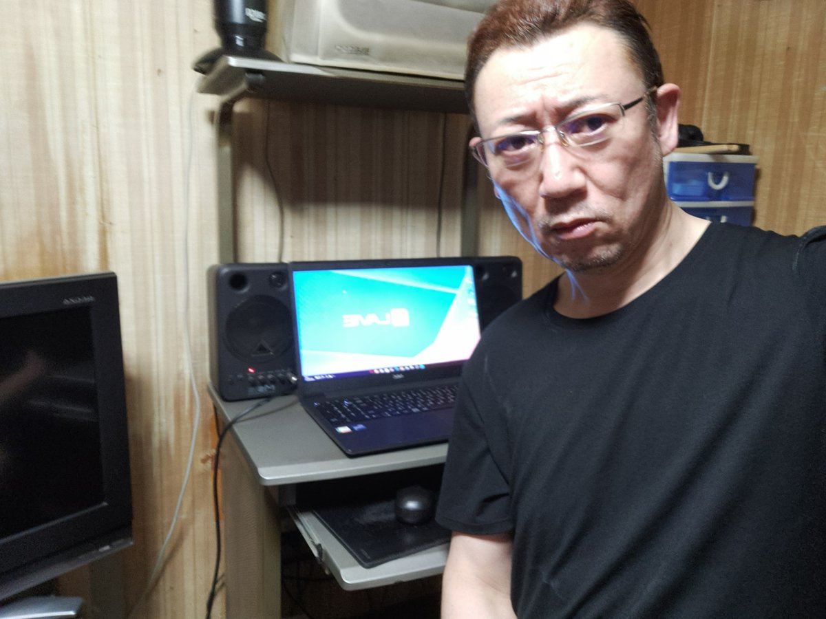 hpc_marquee's tweet photo. エアコンが壊れたのでヤマダ電機オリジナルの「RIAIR(リエアー)」8畳用を購入しました。
「専用回路」の工事もお願いしました。

パソコンも調子が悪かったので、NECの「LAVIE」を購入しました。
スペックはメモリが8GB、SSDが1TB、CPUは「intel CORE i5」です。

#RIAIR
#LAVIE https://t.co/s4kC0EGcCb