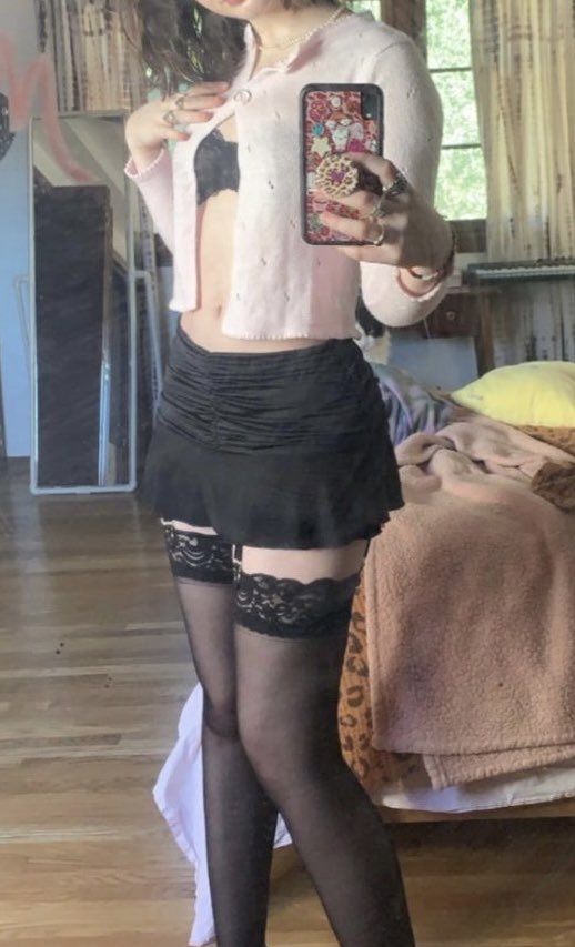 nusyaa_7's tweet photo. my sister or me? #Femboy #pantyhose #stockings #nsfw https://t.co/IPDX82ZAnv