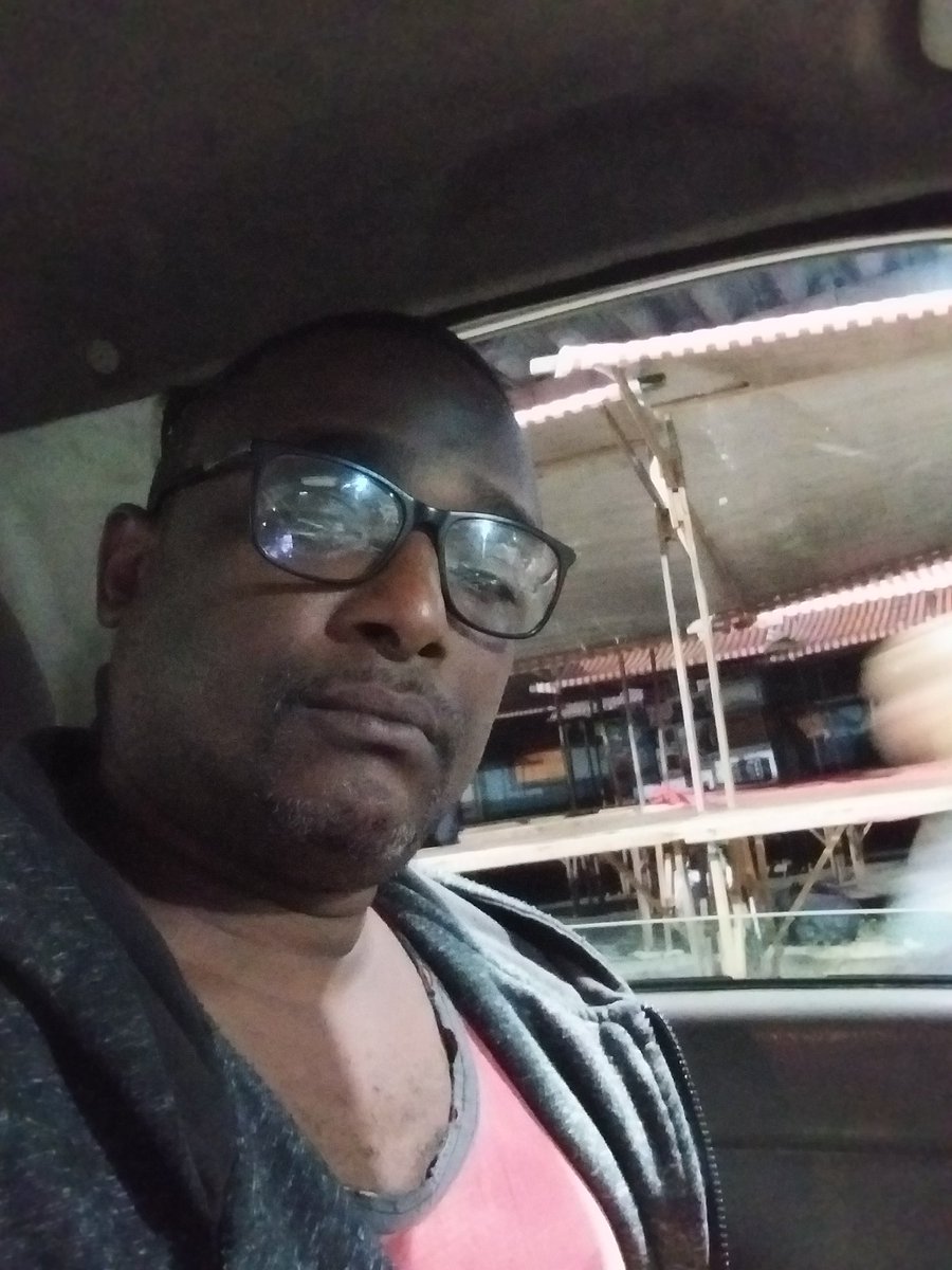 paizaoluvadethc's tweet photo. Bom dia, é isso mesmo que você tá pensando, 5:45 da manhã de domingo eu aqui na feira de acari fazendo dinheiro, fófóca eu deixo pra comédia, malandrex, vacilão, otário, cuzão. https://t.co/Eg6FMOn6iB