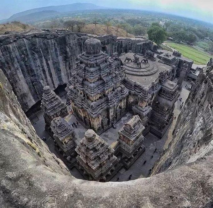 Rainmaker1973's tweet photo. The Kailasa temple in the Ellora Caves, Maharashtra, India is a megalith carved out of one single rock and it is considered one of the most remarkable cave temples in India because of its size, architecture and sculptural treatment 

[read more: https://t.co/fvavUu397X] https://t.co/NbJBHO27OL