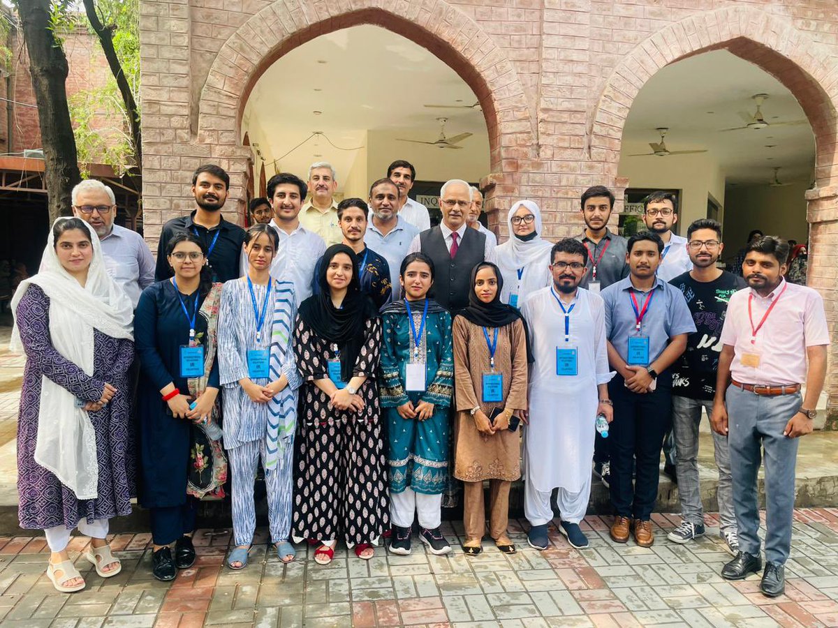 zaidia's tweet photo. We appreciate our volunteers from International Relations Department in guiding the new BS programs entrants regarding their admission tests to pursue their admissions @gcuniversitylhr They discharged their duties well despite the humid weather and we feel very proud of them. https://t.co/mcPw4iJy3E