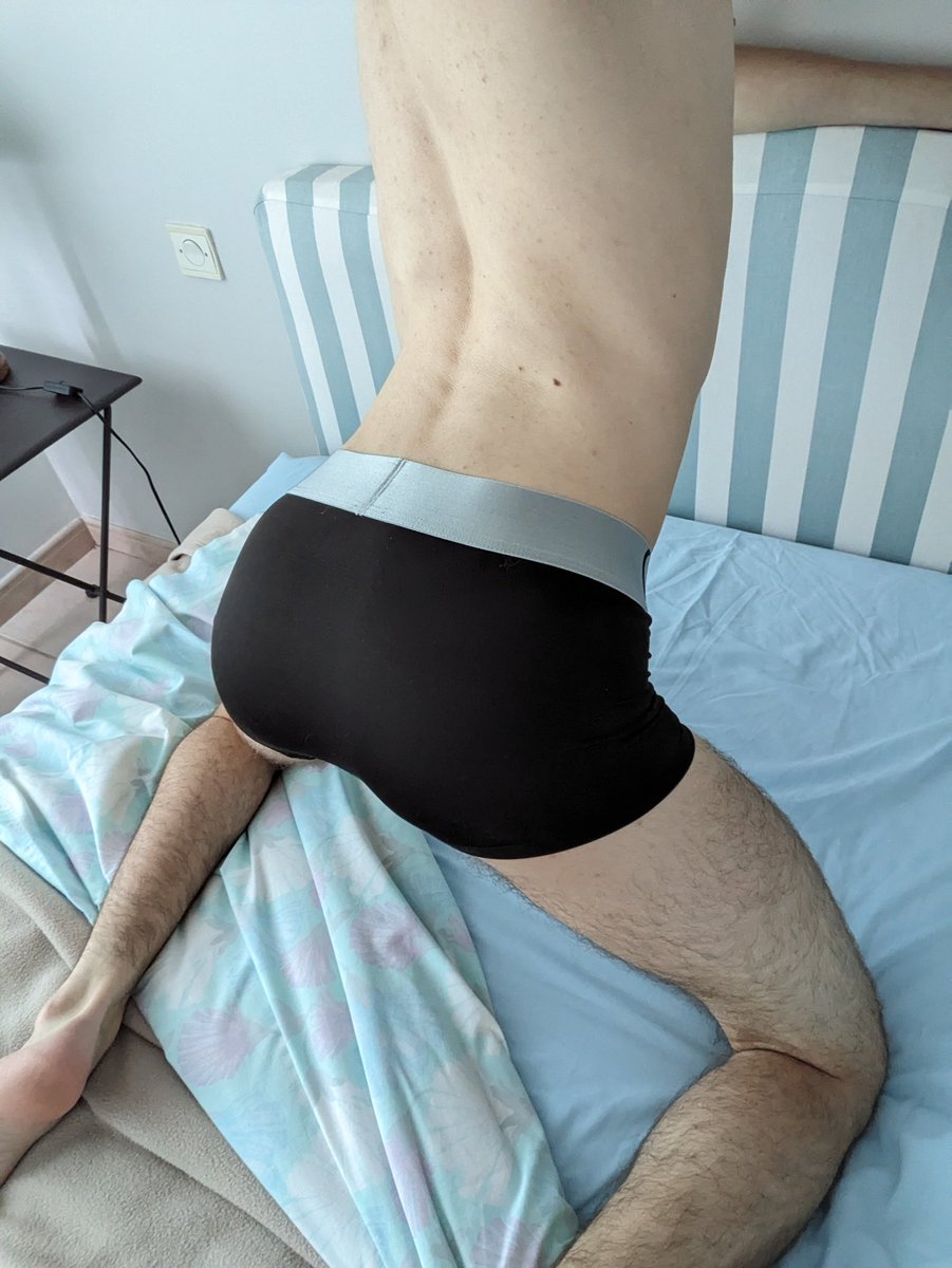 Tom78557's tweet photo. Il suffit qu'un mec soit pas trop mal et ai des boxers sexy, et je suis sa chienne 🥵

@lefrencharmant #gaybordeaux #twink #horny #underwear #bottom https://t.co/E1eb1ldqvr