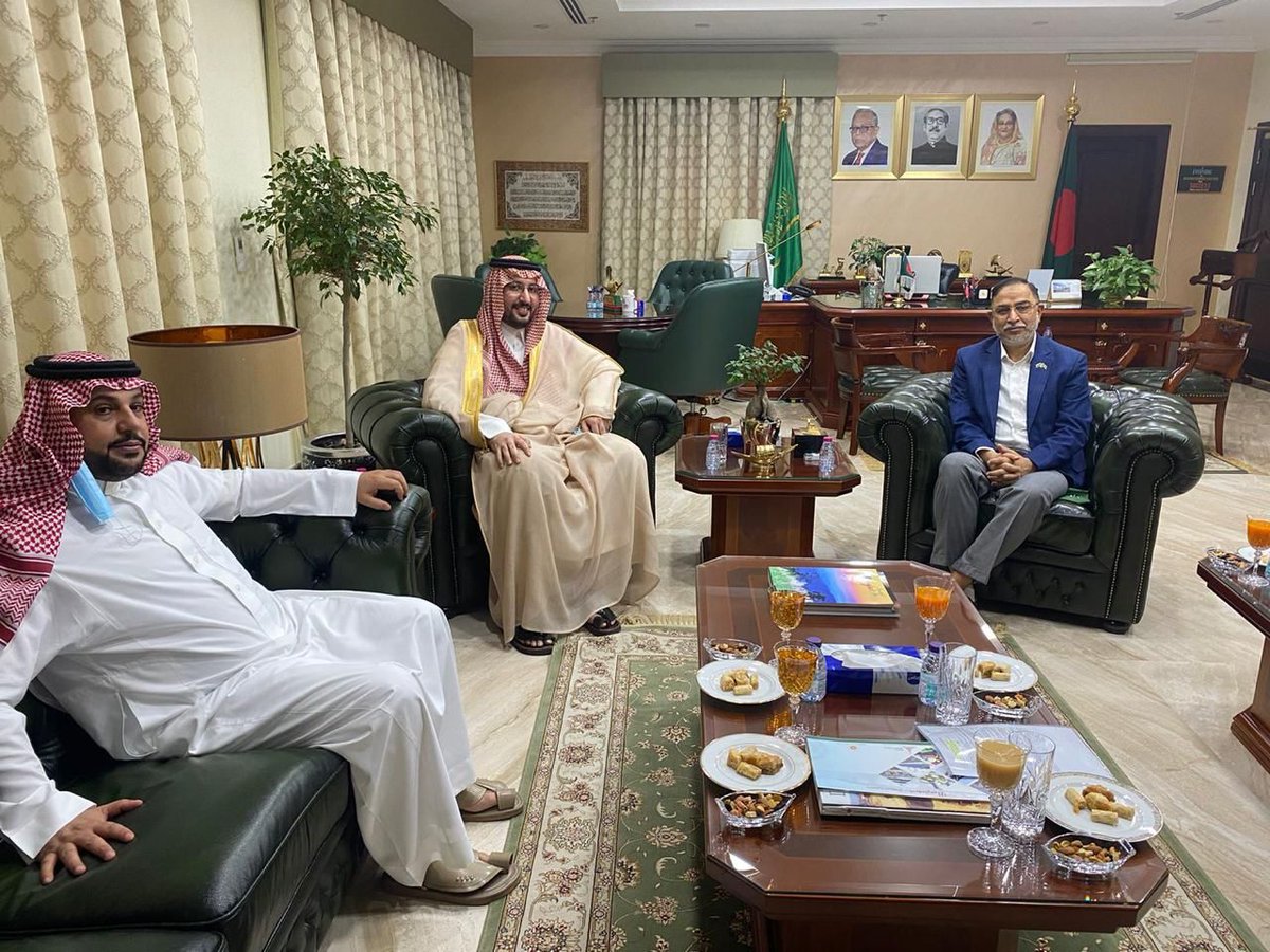 fasail_alsaeb's tweet photo. بادره غير مستغربة على صاحب السمو الملكي الأمير عبدالإله بن عبدالرحمن بن ناصر آل سعود الرئيس التنفيذي ورئيس مجلس إدارة مؤسسة الأمير عبدالإله بن عبدالرحمن بن ناصر الخيرية “خيركم" على شفاعته وهذا ليس بغريب على سموكم  كل قبيلة شمر تشكركم على موقفكم الأنساني النبيل . https://t.co/9TY19O1kEp